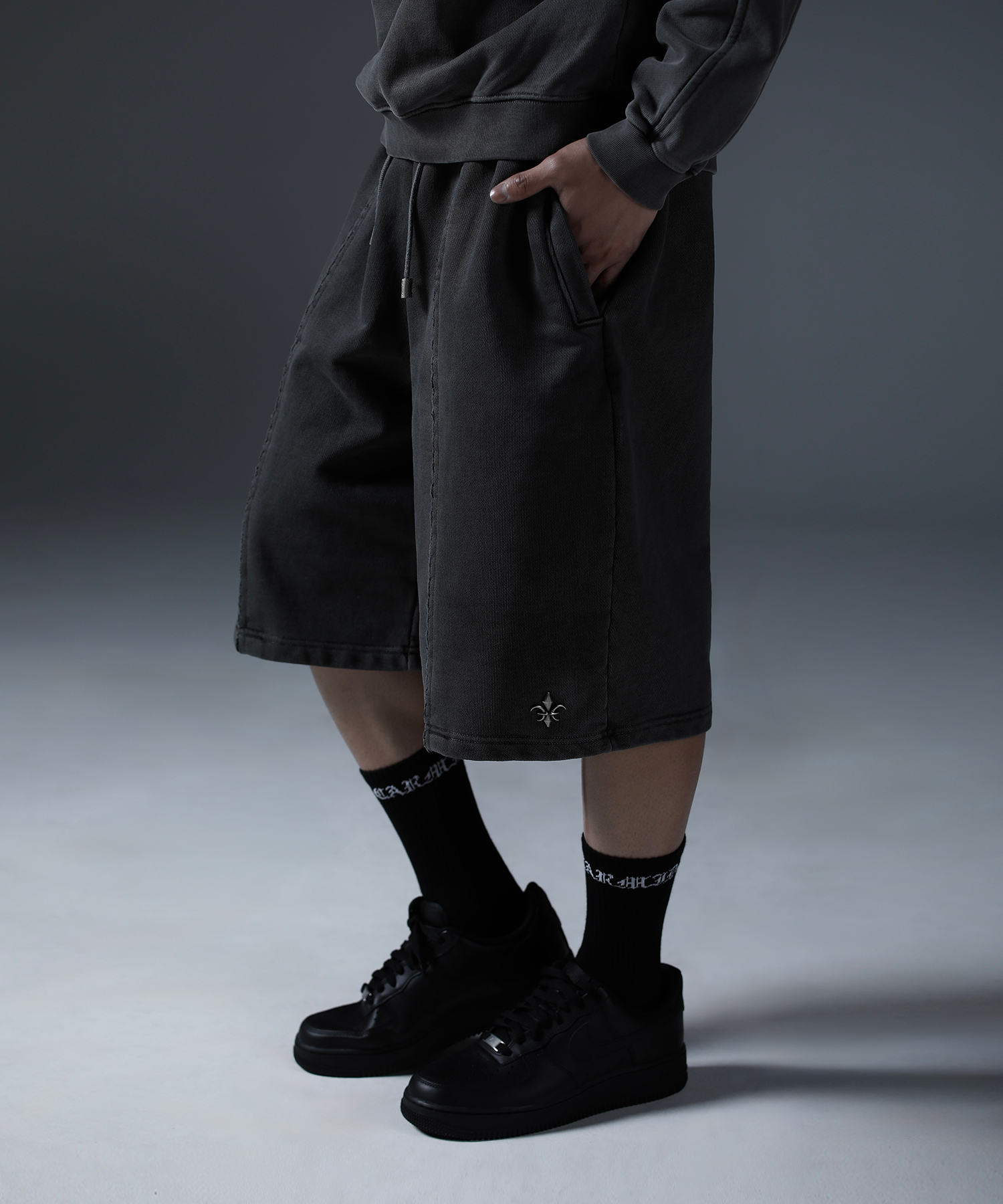 Бермуды с эффектом потертости (Gray)