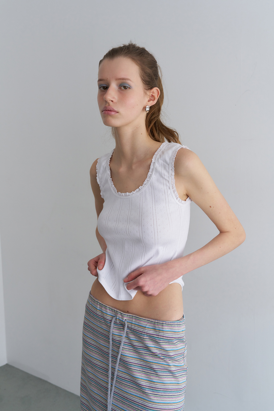 MINI LACE SLEEVELESS - 2 COLORS WHITE
