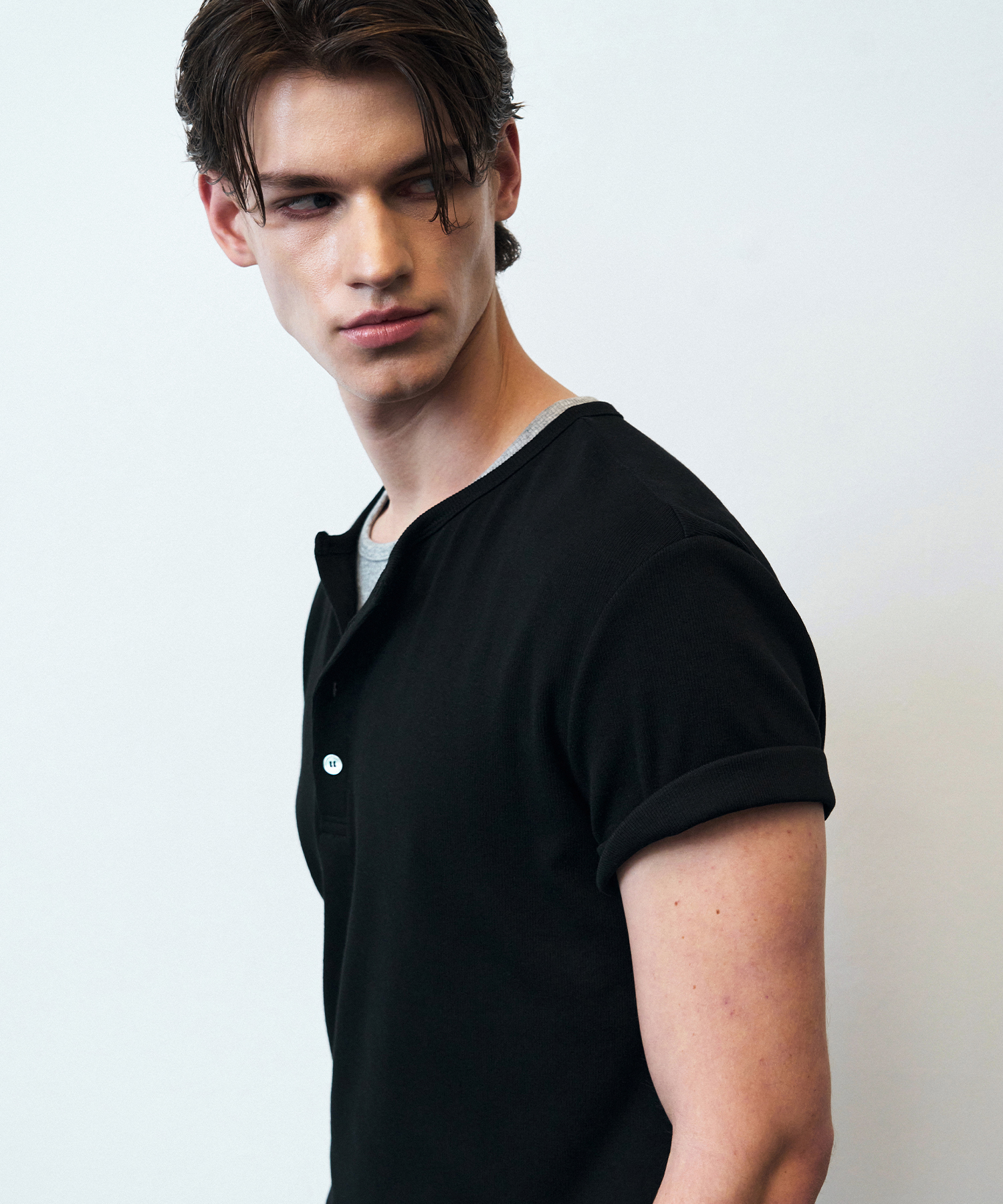 DOUBLE LAYERED RIBBED HENLEY NECK HALF T-SHIRT [BLACK]