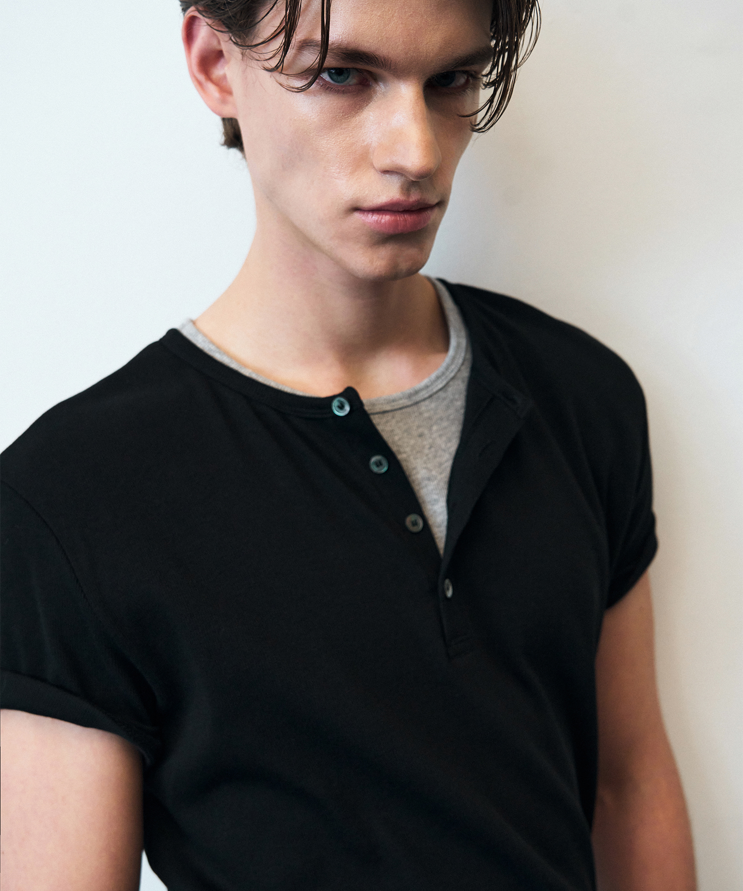 DOUBLE LAYERED RIBBED HENLEY NECK HALF T-SHIRT [BLACK]