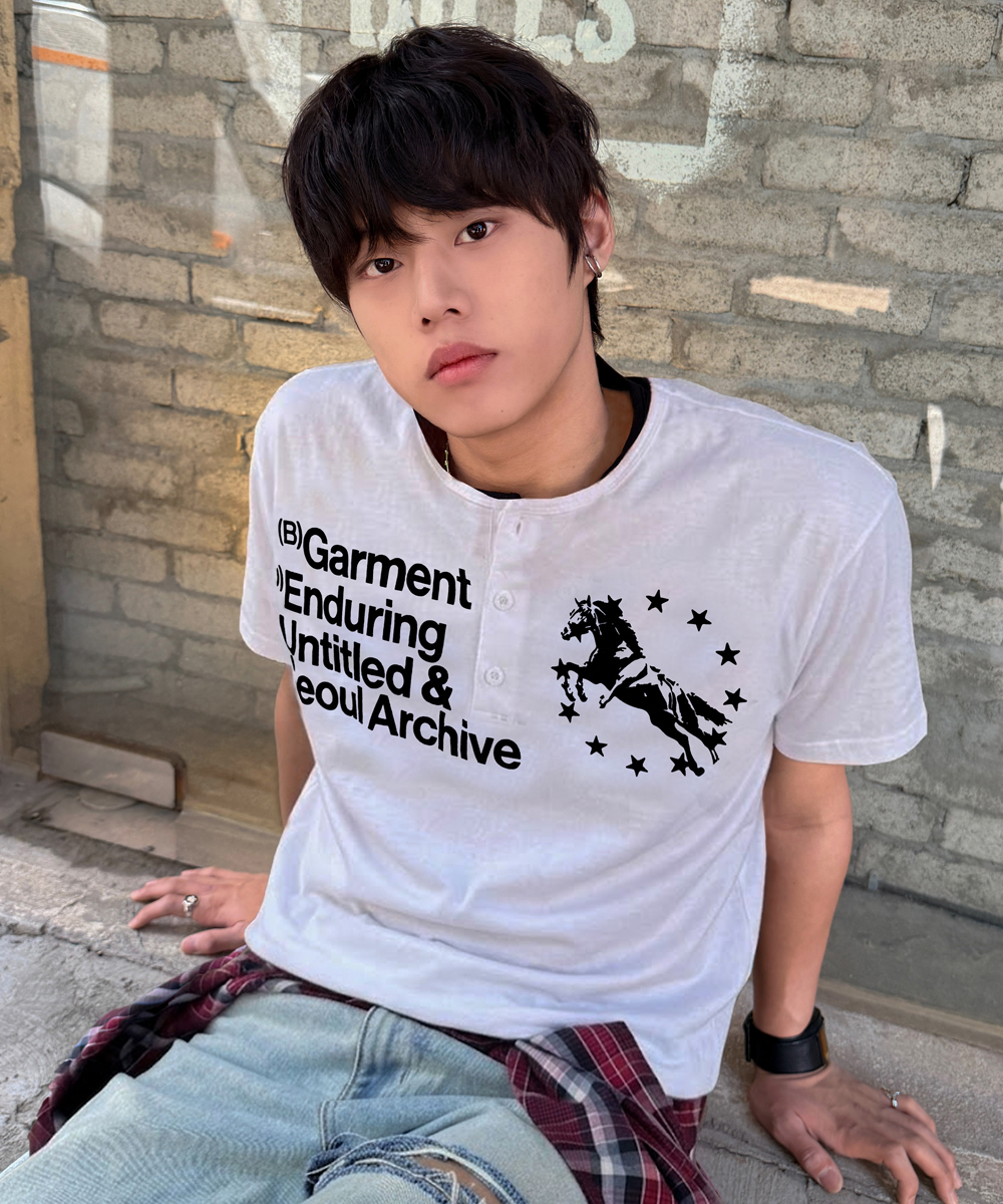 unicorn herny neck crop short sleeve white