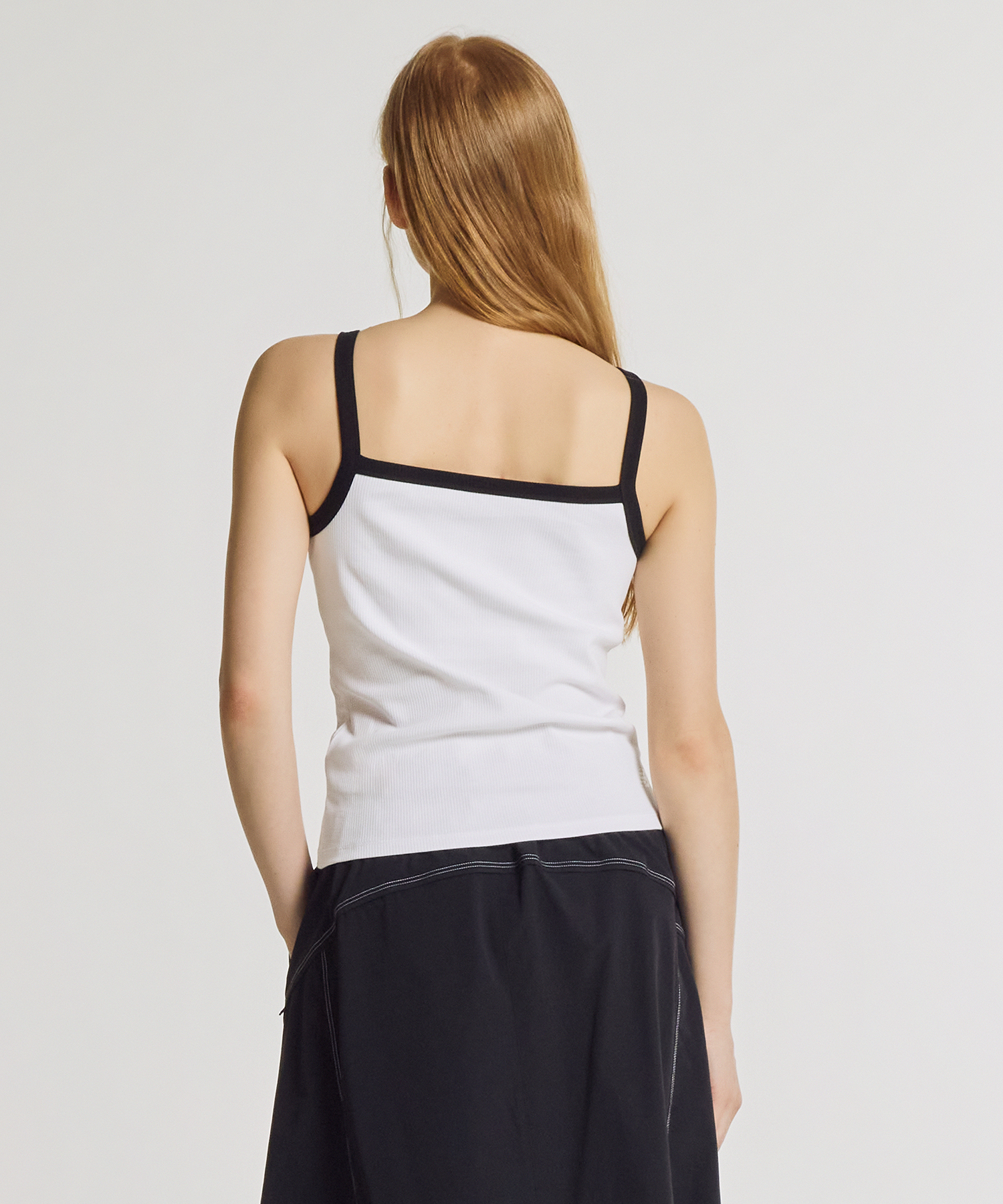 NBNGG3W612 / Женская базовая майка в рубчик (WHITE)