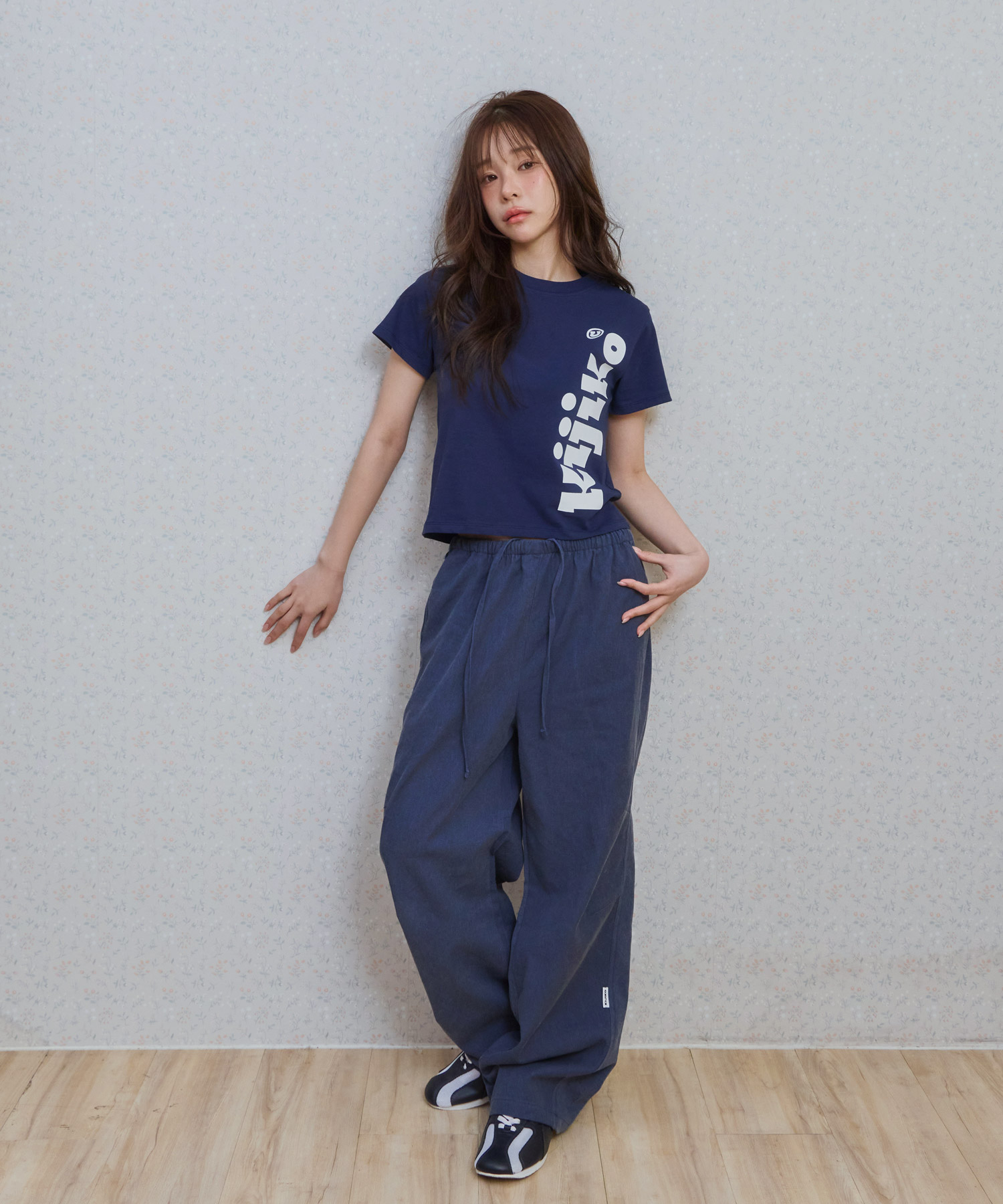 Ke613. move pigment wide pants navy