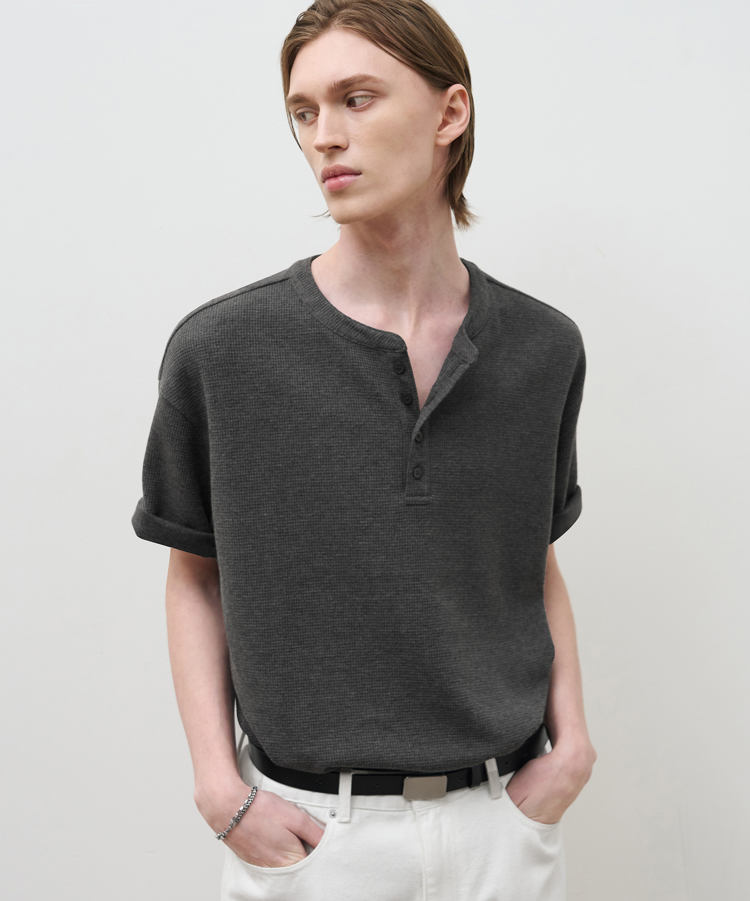 WAFFLE HELYNECK HALF T-SHIRT [CHARCOAL]