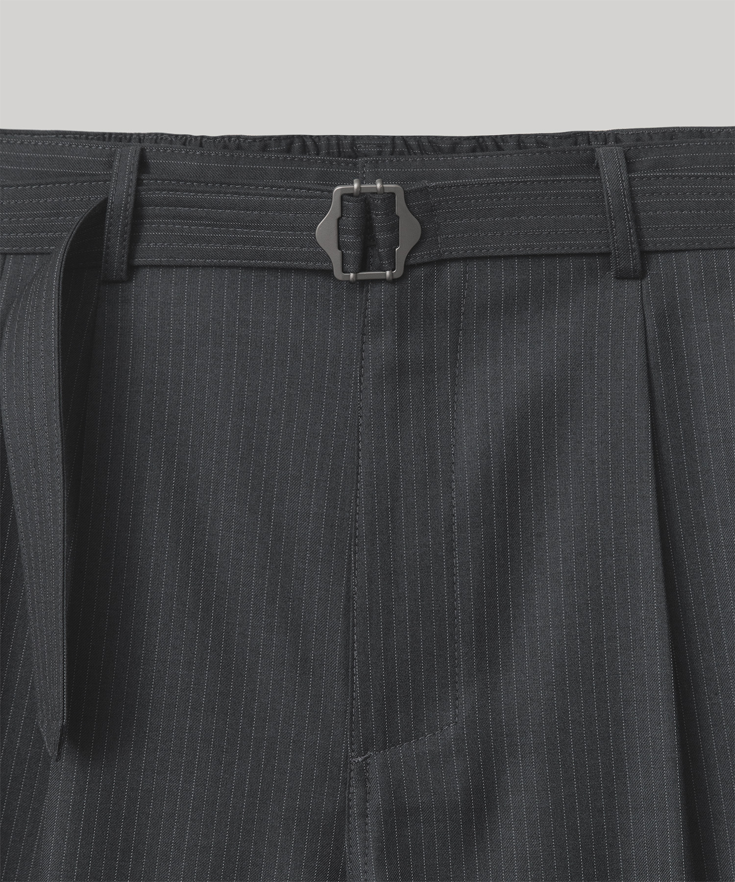 Hemingway Stripe Bermuda Pants (Heather Charcoal)