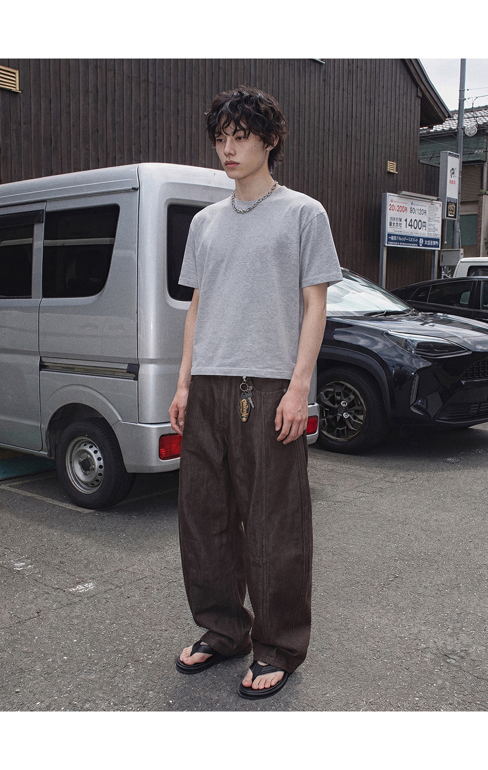 NON-FADE CURVED DENIM PANTS BROWN