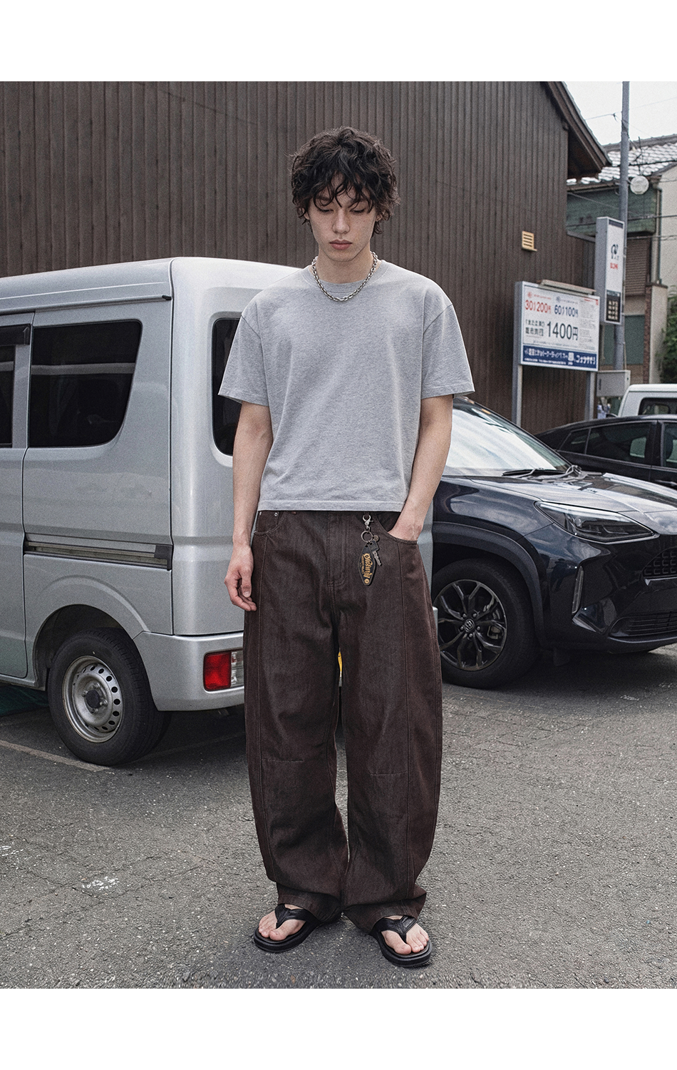 NON-FADE CURVED DENIM PANTS BROWN