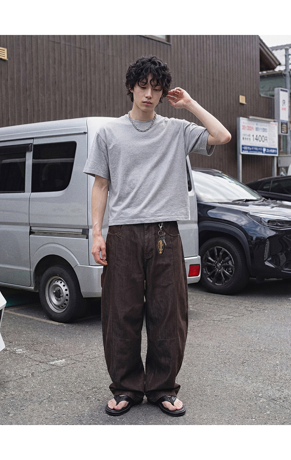 NON-FADE CURVED DENIM PANTS BROWN