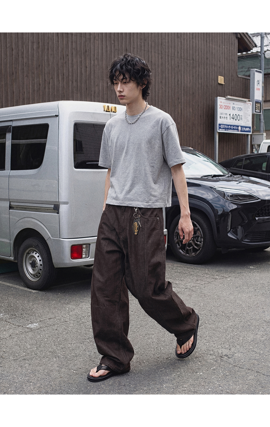 NON-FADE CURVED DENIM PANTS BROWN