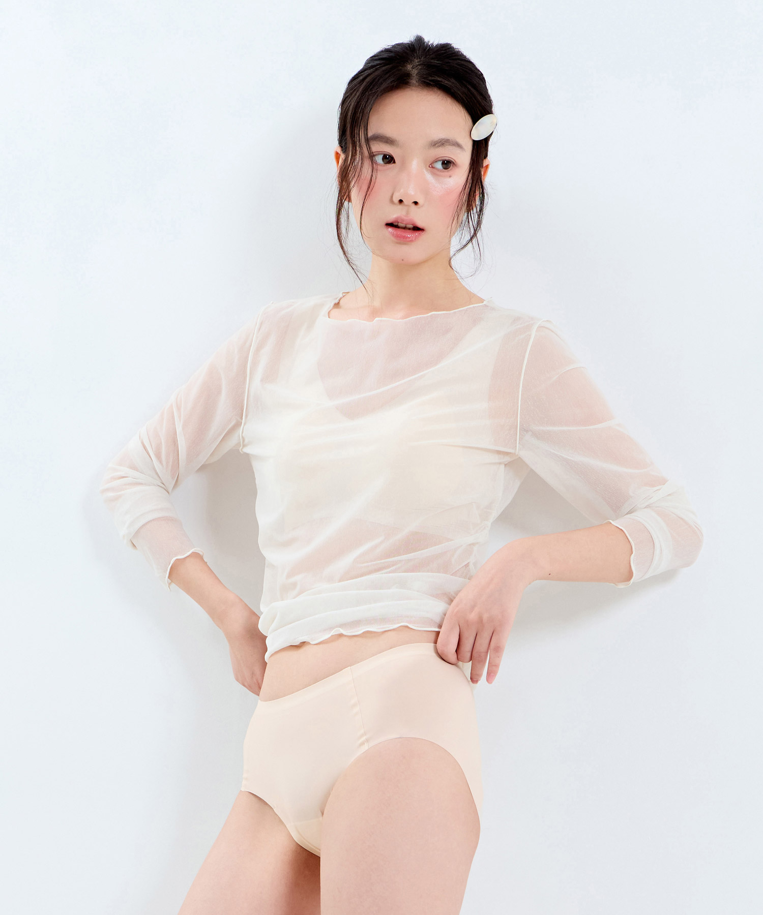 [3SET] Бесшовный комплект из V-топа и трусиков Cool Light Silky Fit