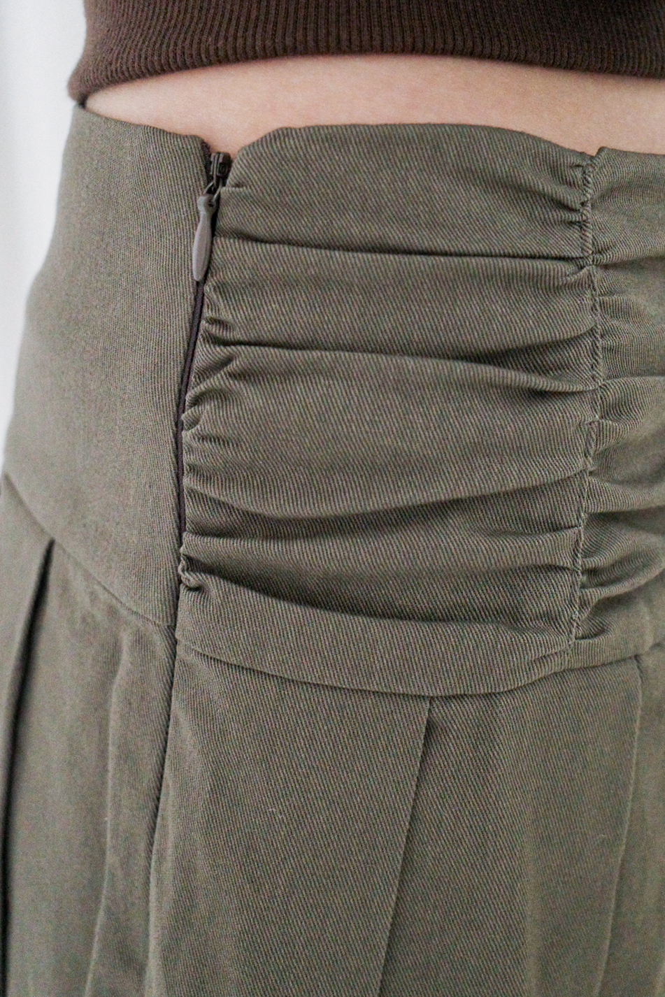 EYELET PLEATS SKIRT