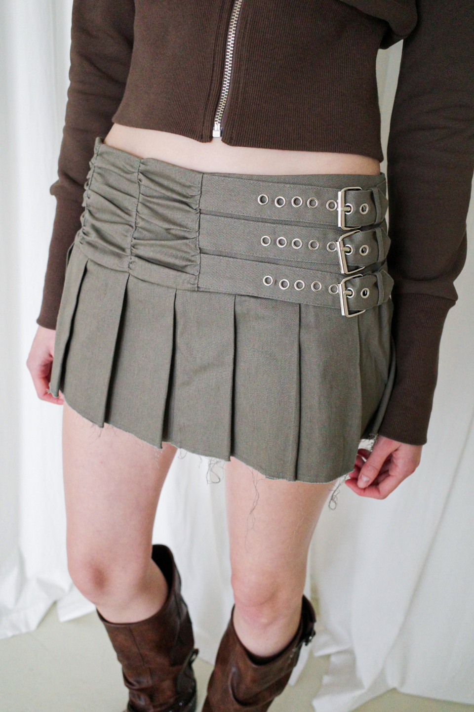 EYELET PLEATS SKIRT