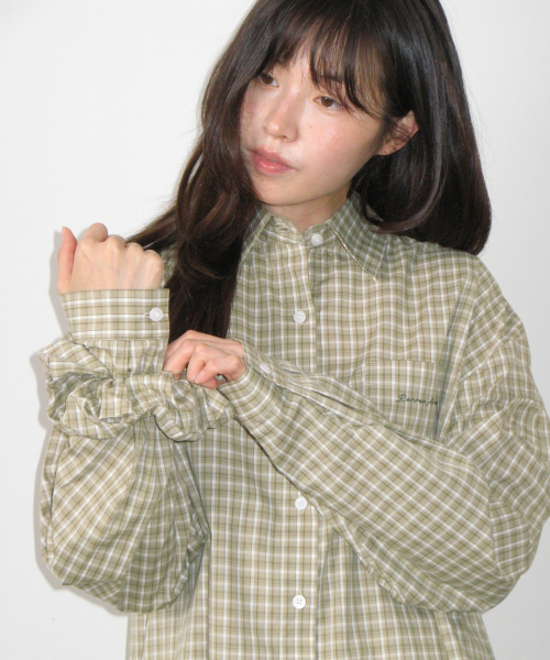 SCRUNCHIE SET LETTERING OVER FIT CHECK SHIRT OLIVE