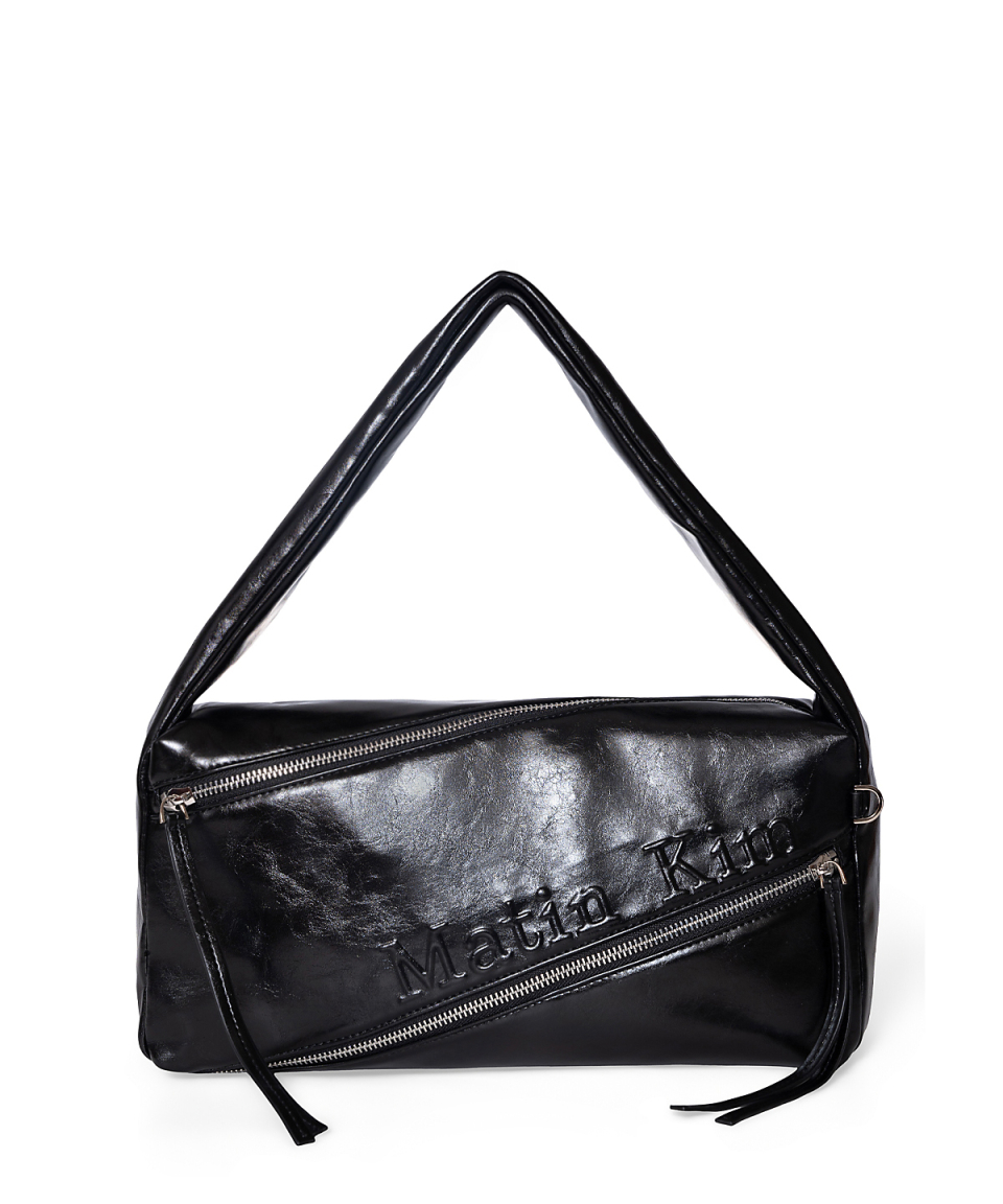 MUSINSA公式 | MATIN KIM PADDED DIAGONAL ZIPPER BAG IN BLACK