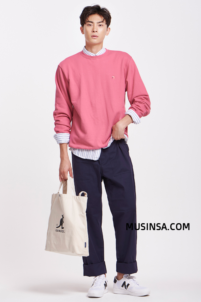 핑크 스웨트 셔츠