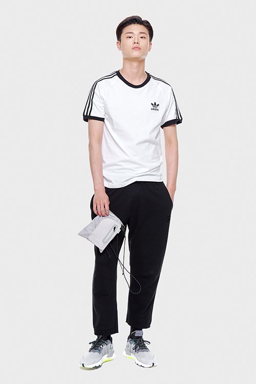 아디다스(ADIDAS) 3-스트라이프 티셔츠 - 블랙 / CW1202 - 9,900 | 무신사 스토어