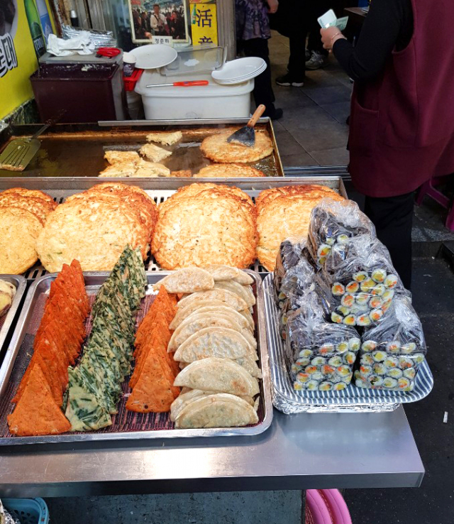 모듬전, 녹두전과 꼬마김밥 | 기타 갤러리 - 무신사