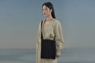 패션 | 플리츠마마가 선택한 특별한 가방 소재는?