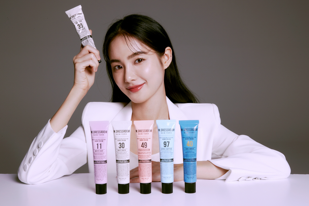 W.DRESSROOM_향기, 뷰티가 되다 | 무신사