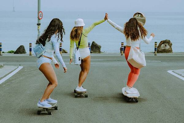 우리가 사랑하는 여름을 위한 4가지 아이템