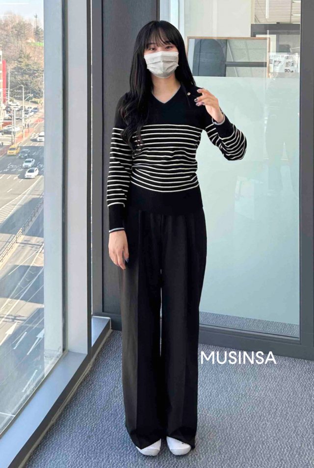 마리끌레르 상의 패션 스타일링 사진 - 브랜드 스태프 코디 스타일 | 무신사 브랜드 스냅 마리끌레르 상의  패션 스타일링 사진 - 브랜드 스태프... 