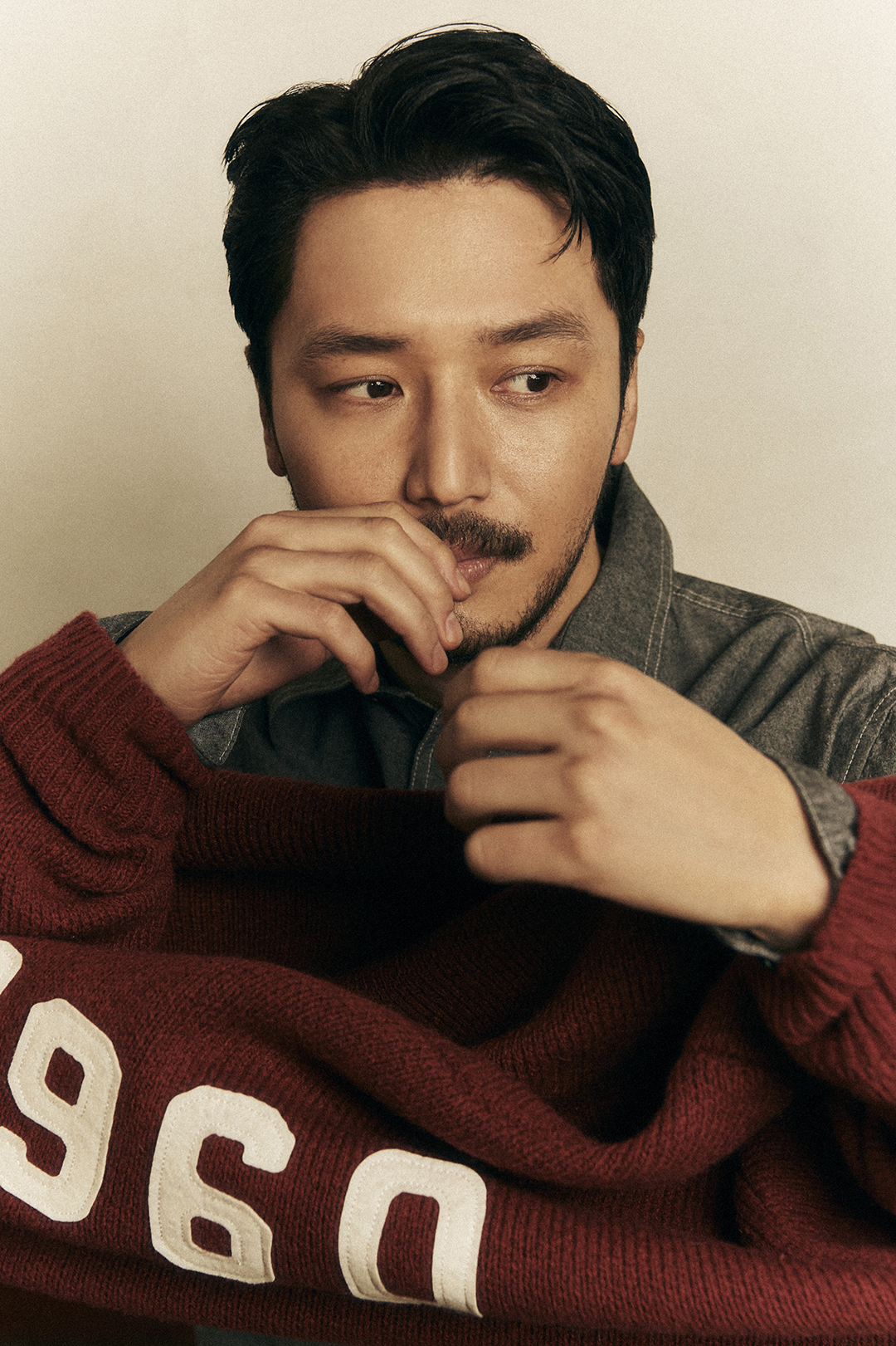 배우 변요한처럼 겨울에도 스타일리시하게 배우 변요한처럼 겨울에도 스타일리시하게