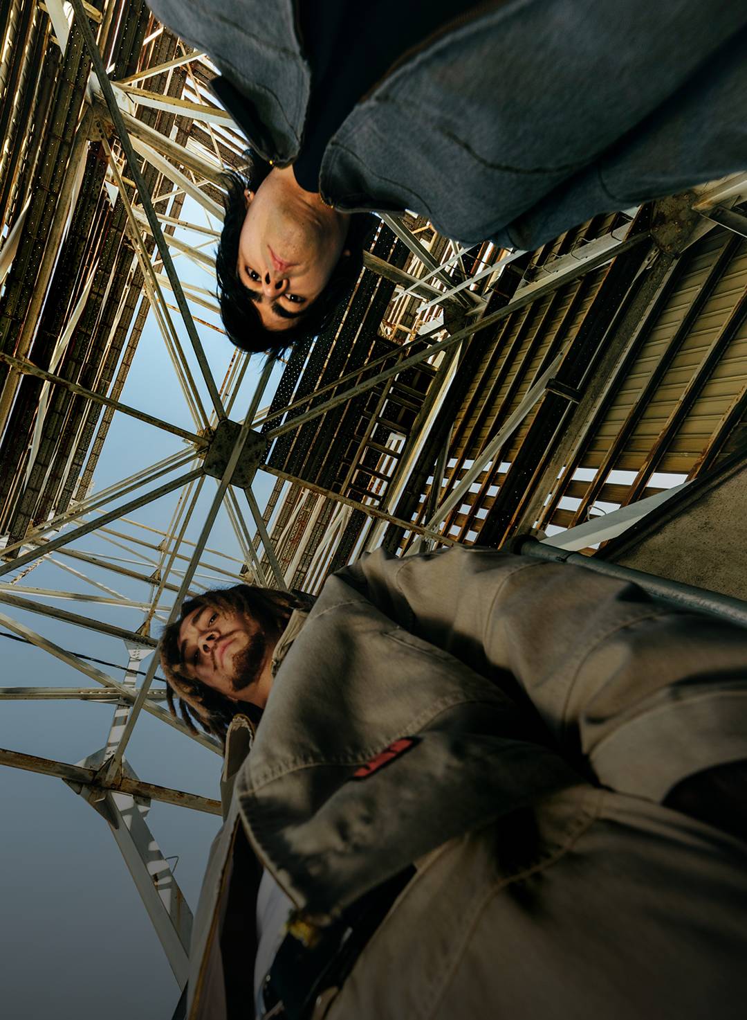 불규칙적이고 불완전한 조합으로 갖춰진 완전함