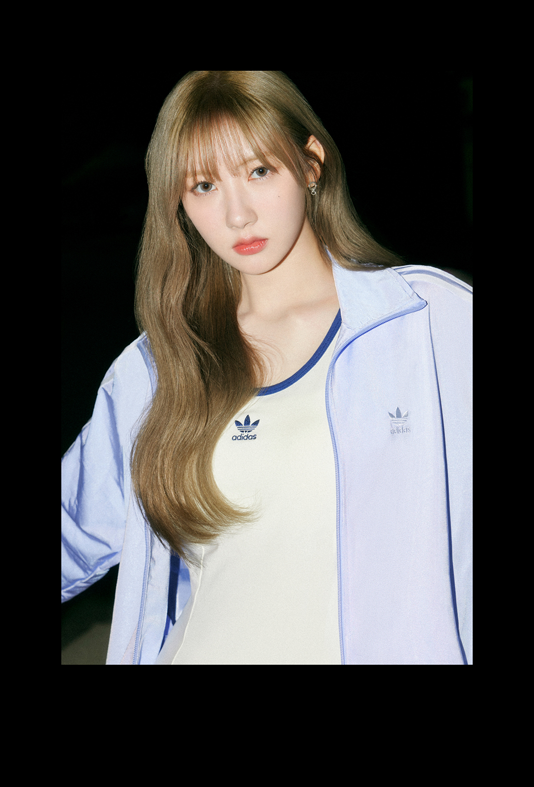 베이비몬스터의 아디다스 슈즈 베이비몬스터의 아디다스 슈즈