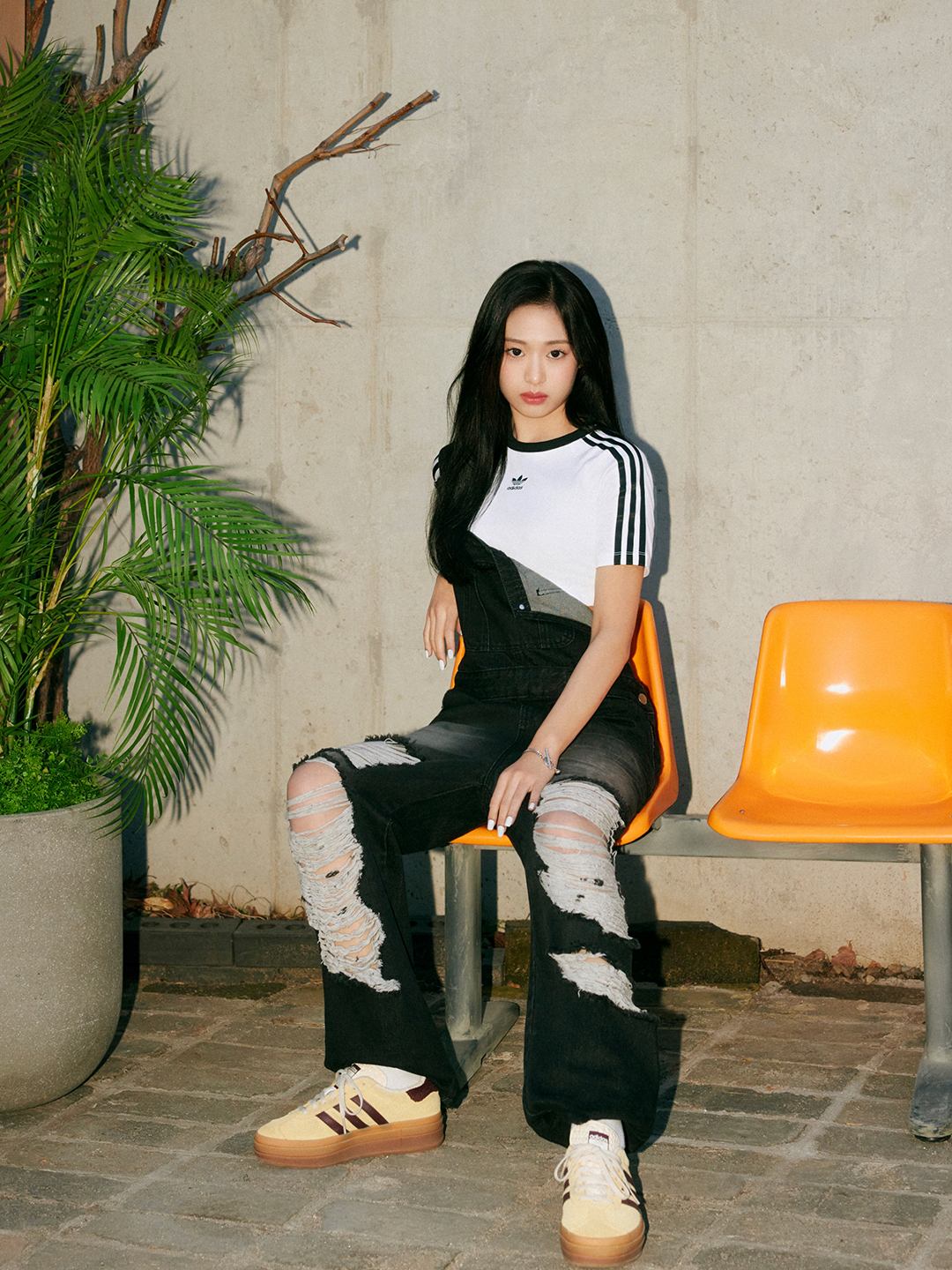 베이비몬스터의 아디다스 슈즈 베이비몬스터의 아디다스 슈즈
