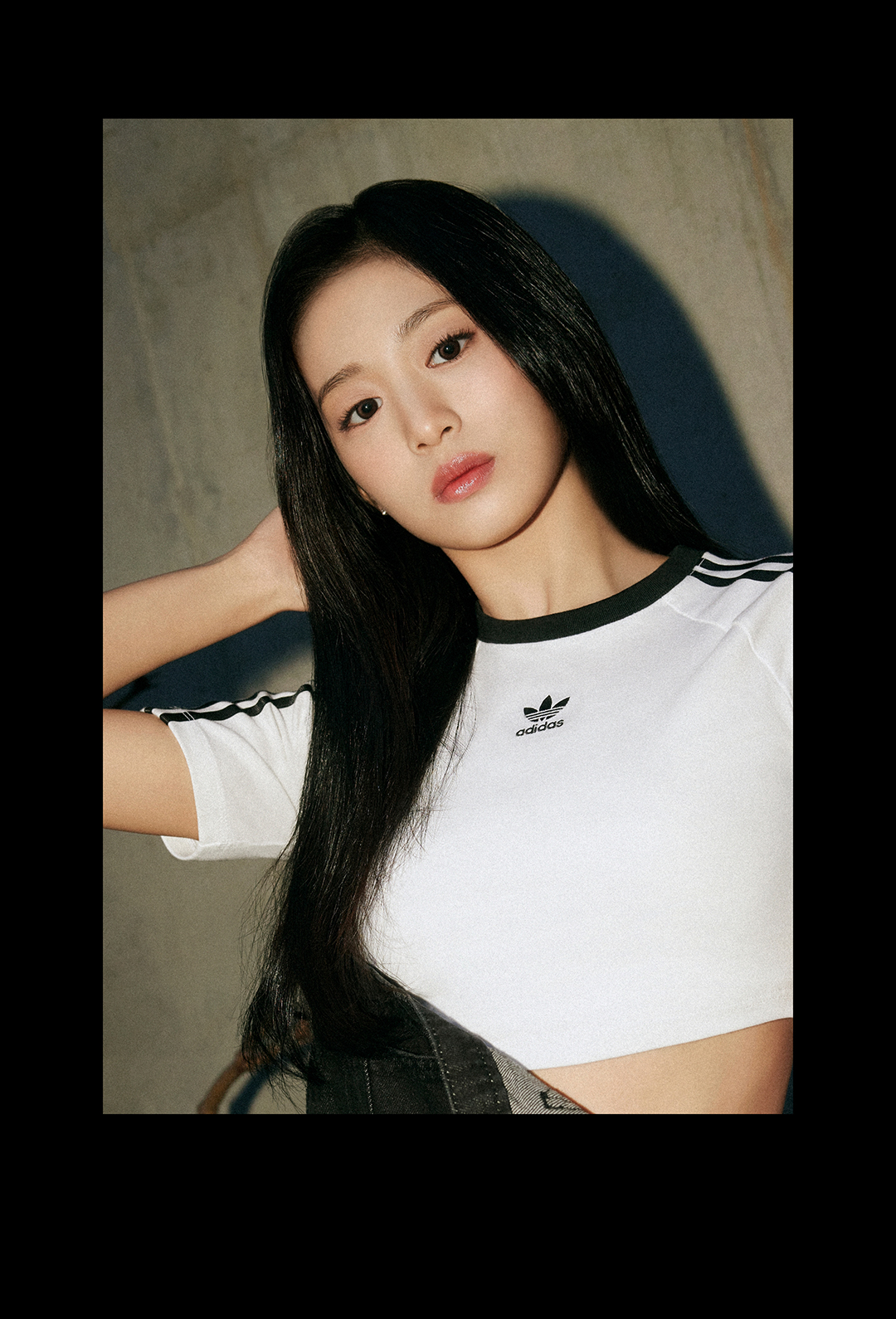 베이비몬스터의 아디다스 슈즈 베이비몬스터의 아디다스 슈즈