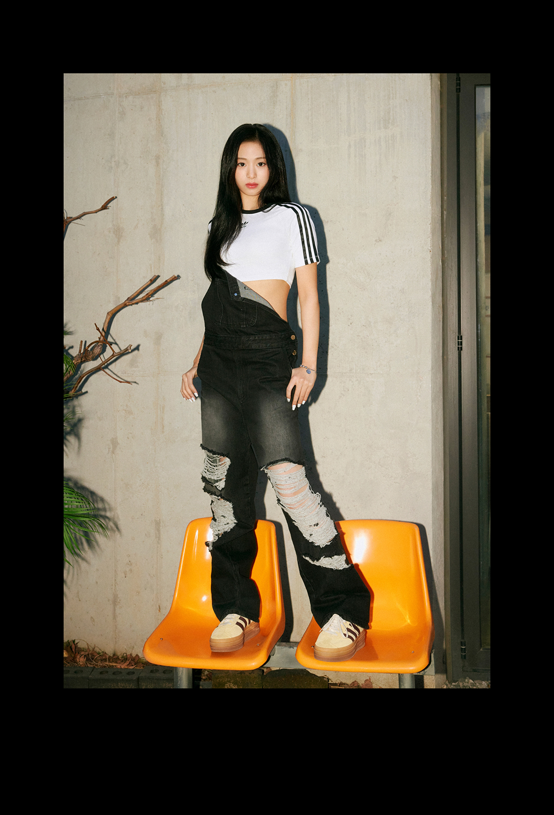 베이비몬스터의 아디다스 슈즈 베이비몬스터의 아디다스 슈즈