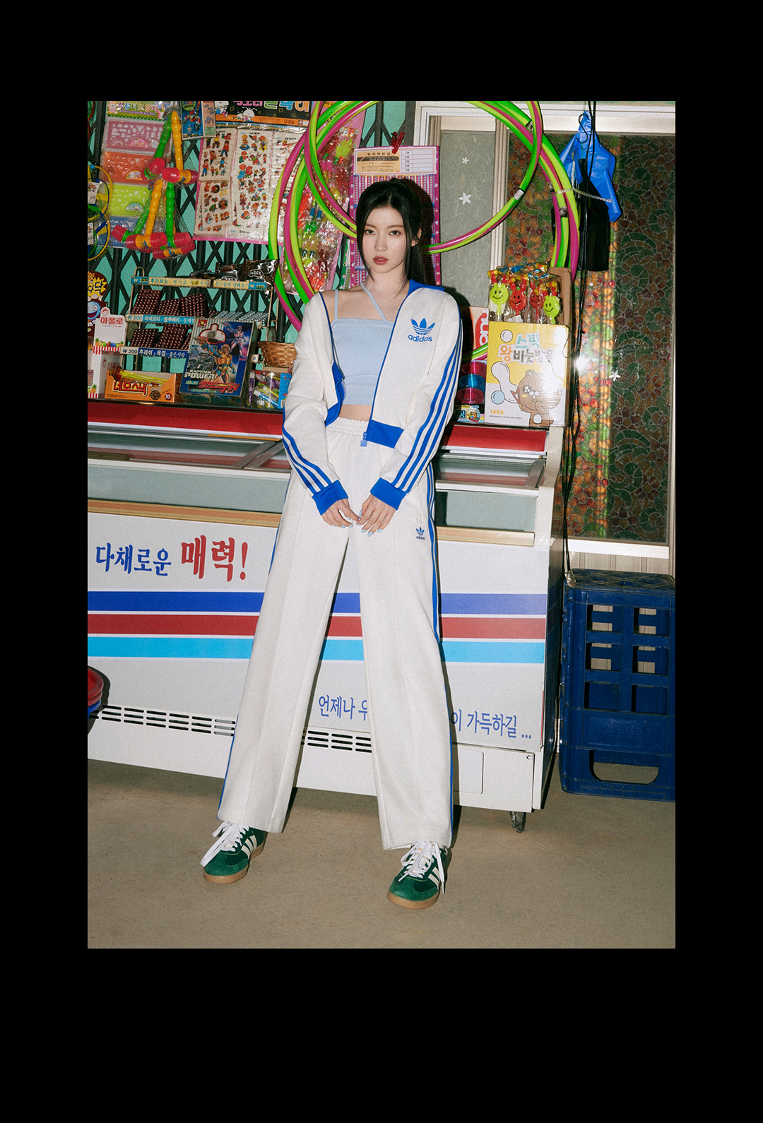 베이비몬스터의 아디다스 슈즈 베이비몬스터의 아디다스 슈즈