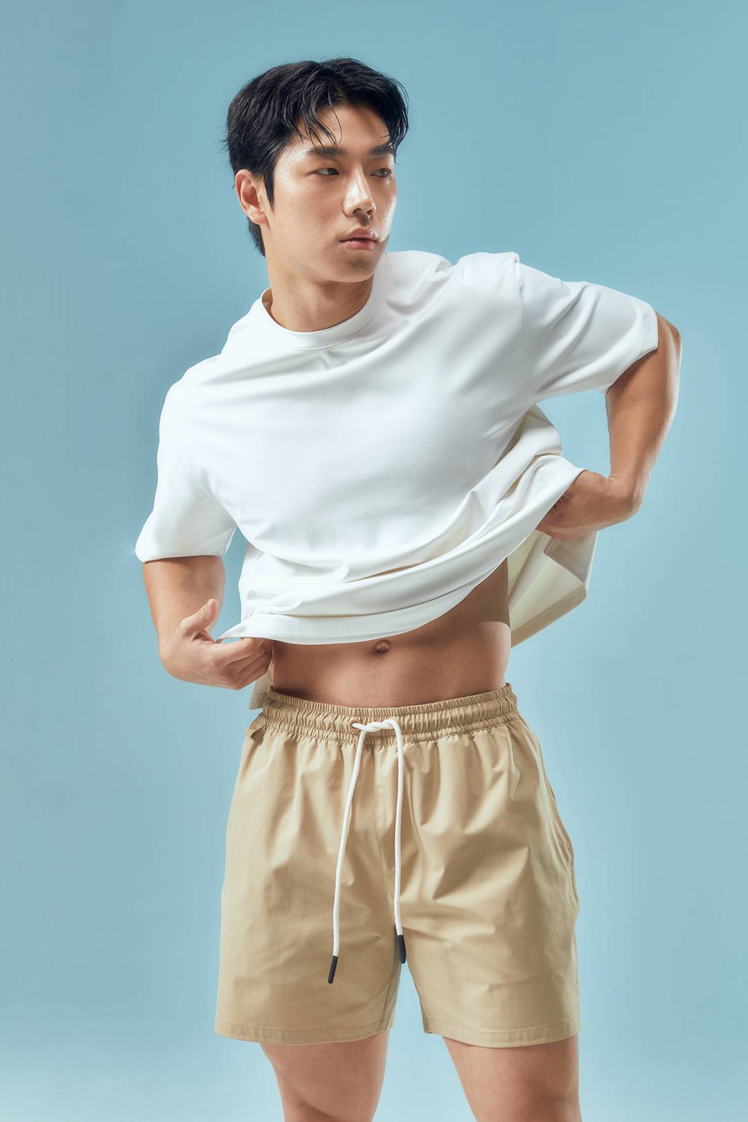 무탠다드 스포츠, 여름 폼 미쳤다!