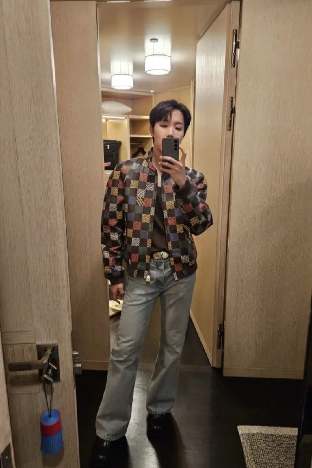 제이홉.jpg