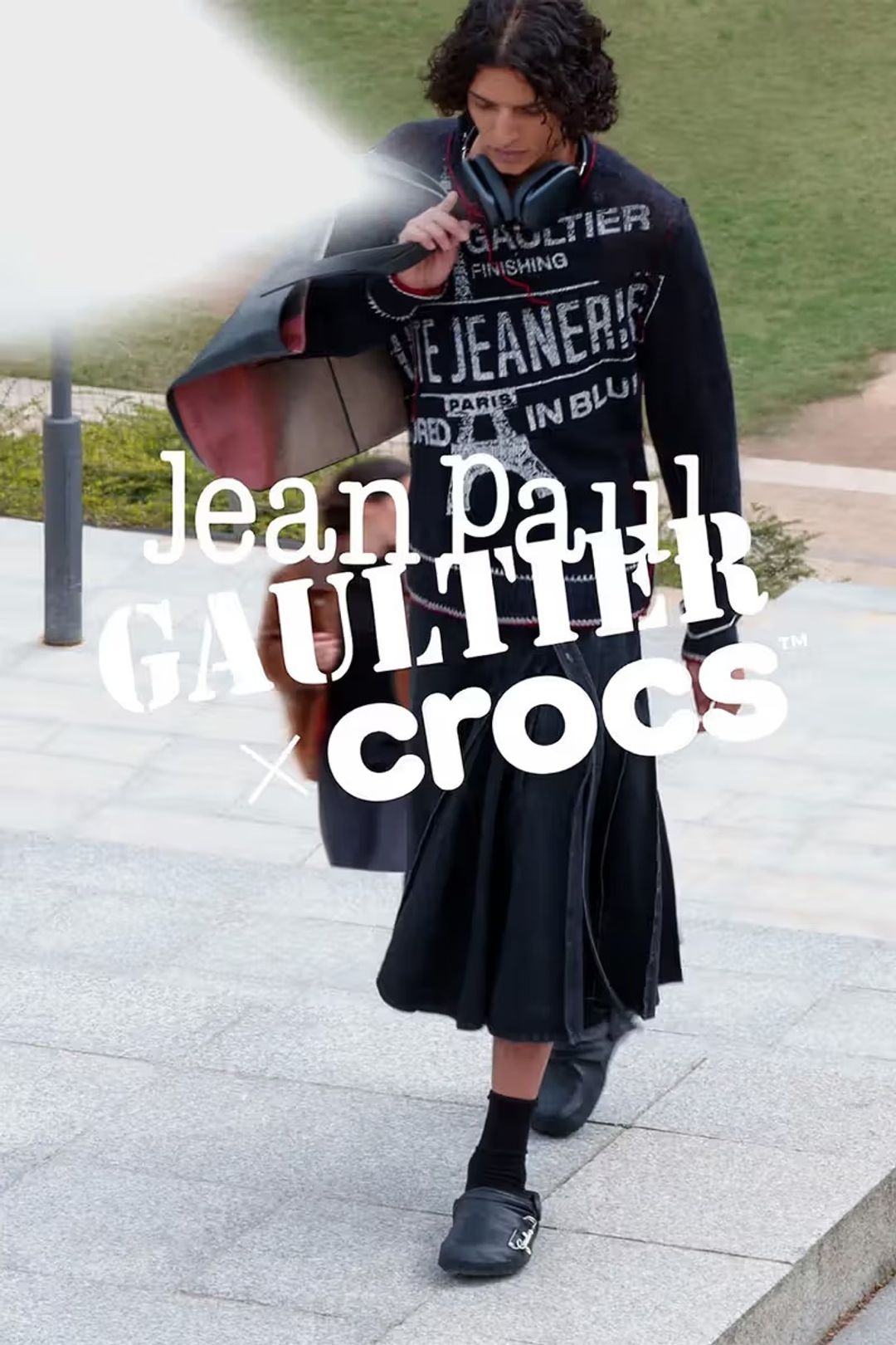 imgi_5_https%3A%2F%2Fkr.hypebeast.com%2Ffiles%2F2025%2F08%2F01%2Fjean-paul-gaultier-crocs-info-04.jpg