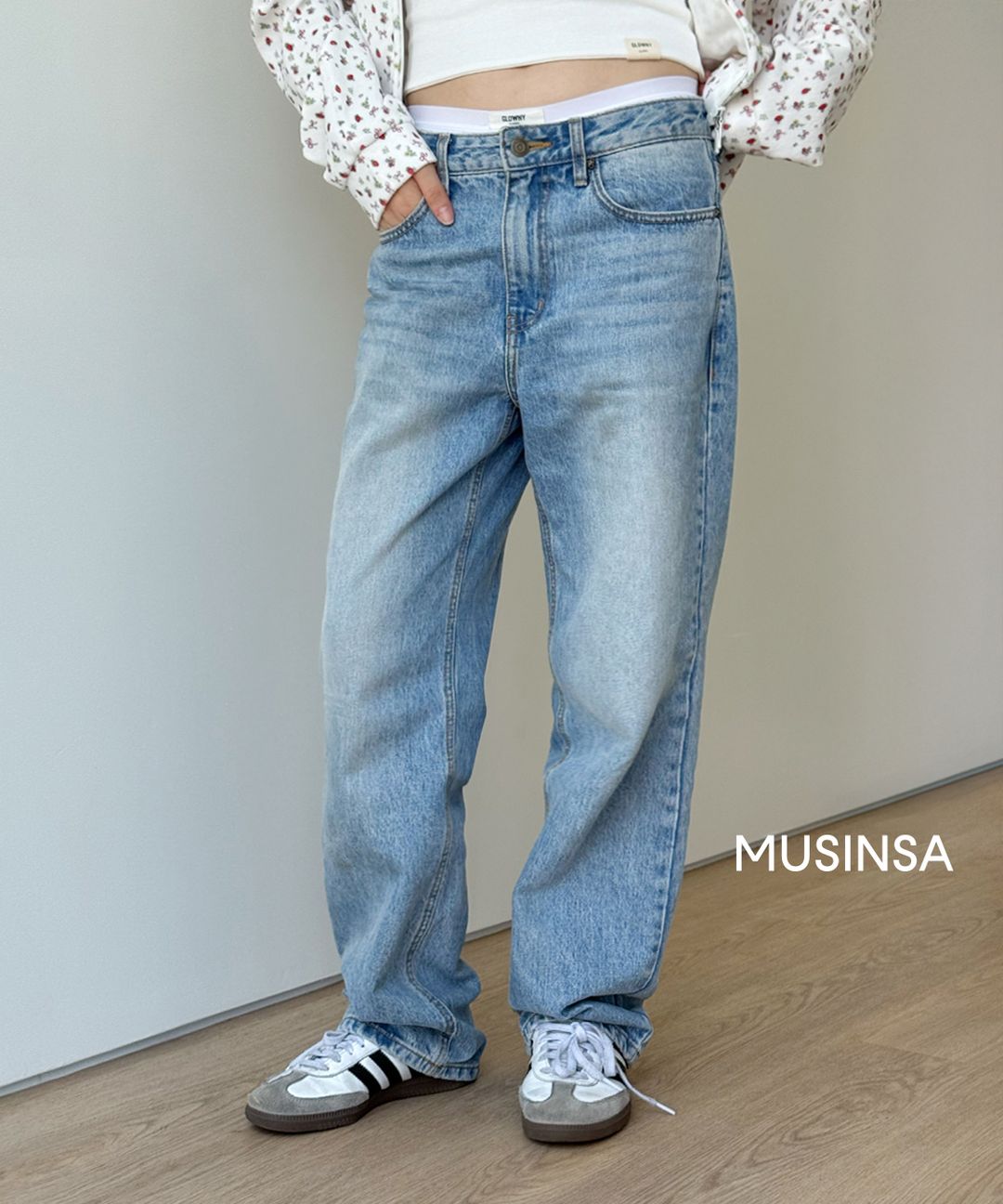타사출근룩 글로니_김유호_워터마크_3.jpg