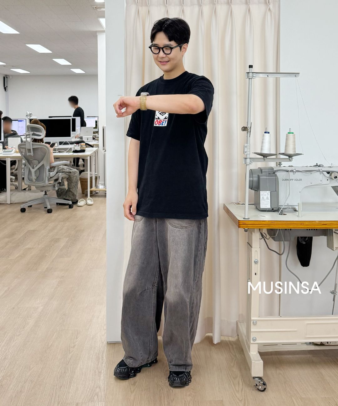 타사출근룩 글로니_박상박_워터마크_1.jpg