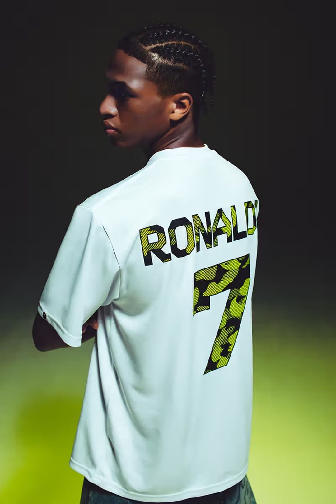 imgi_8_https%3A%2F%2Fhypebeast.com%2Fimage%2F2025%2F08%2F18%2Fbape-cr7-cristiano-ronaldo-life-collection-release-info-6.jpg