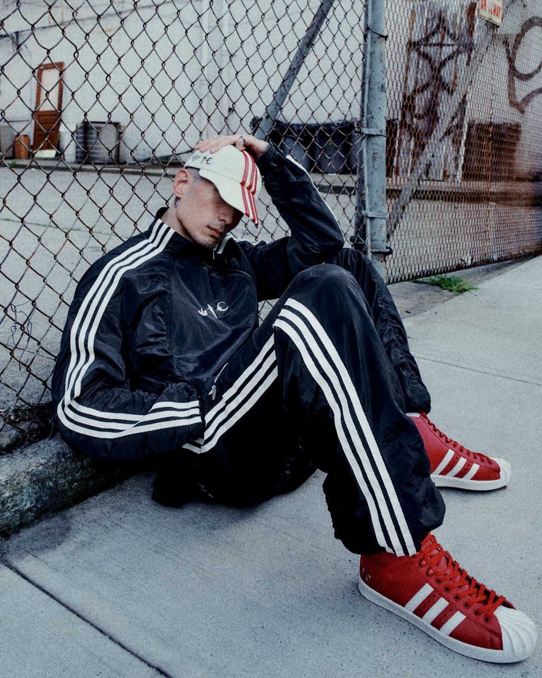 AO_THUGCLUB_SS25_Lookbook_219_Adobe_1998_Highres_4x5.jpeg의 사본.jpg