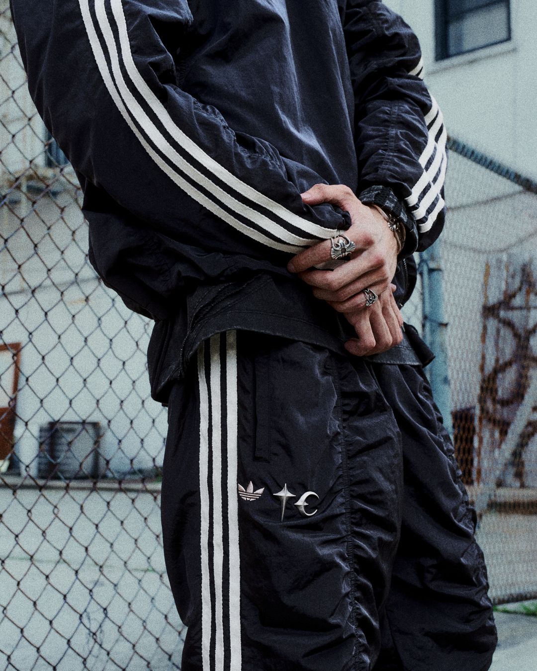 AO_THUGCLUB_SS25_Lookbook_144_Adobe_1998_Highres_4x5.jpeg의 사본.jpg