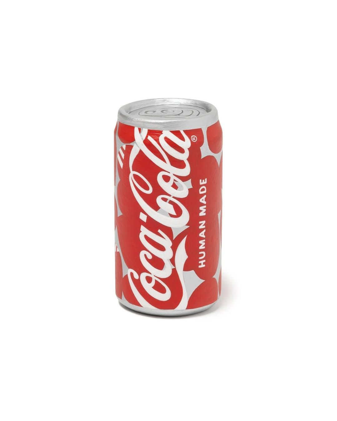 #휴먼메이드(HUMAN MADE)가 미국의 대표 탄산음료 브랜드 #코카콜라(Coca-Cola)와 협업한 캡슐 컬렉션은 두 브랜드의 아이코닉한 로고를 결합한 스페셜 그래픽이  (5).jpg