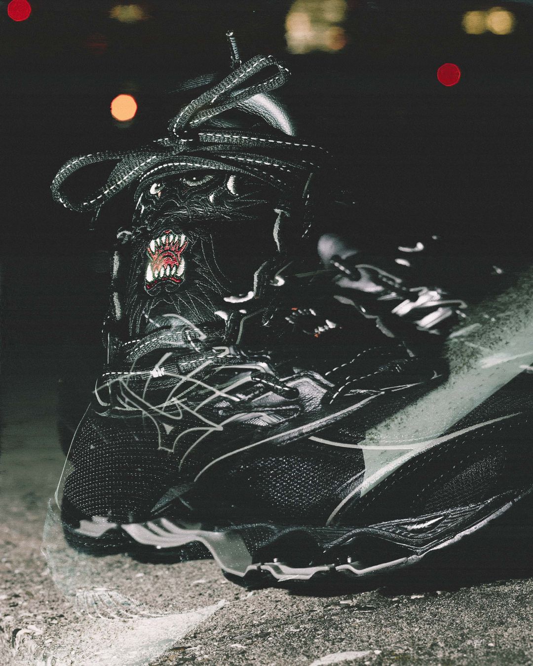 imgi_827_Maharishi_Mizuno_SS26-6_30ff3d55-968e-435b-8ca8-6e85d398c52a.jpg