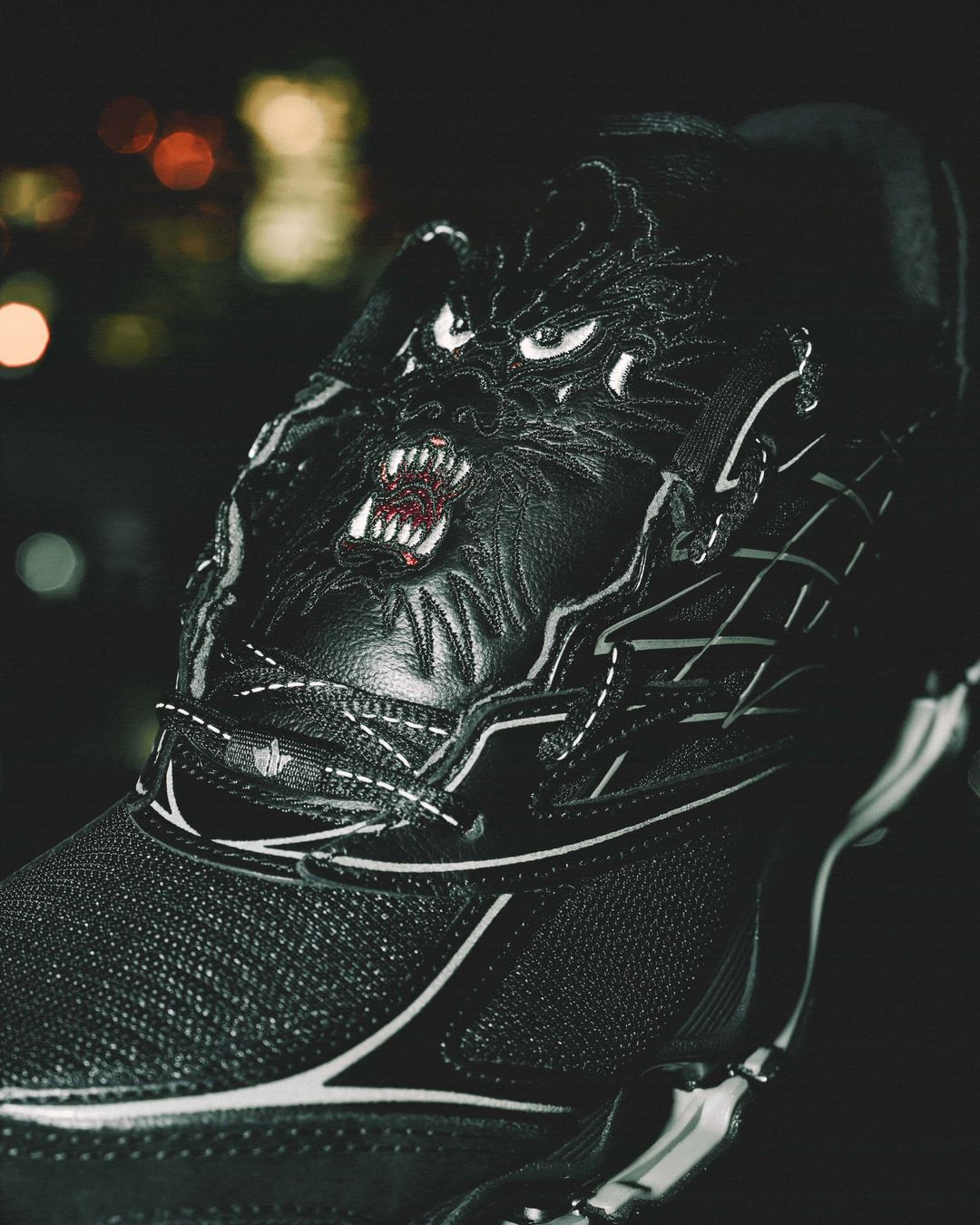 imgi_1121_Maharishi_Mizuno_SS26-12_bb02f8c3-a3ad-4821-94c8-1b4ee1e68b8f.jpg