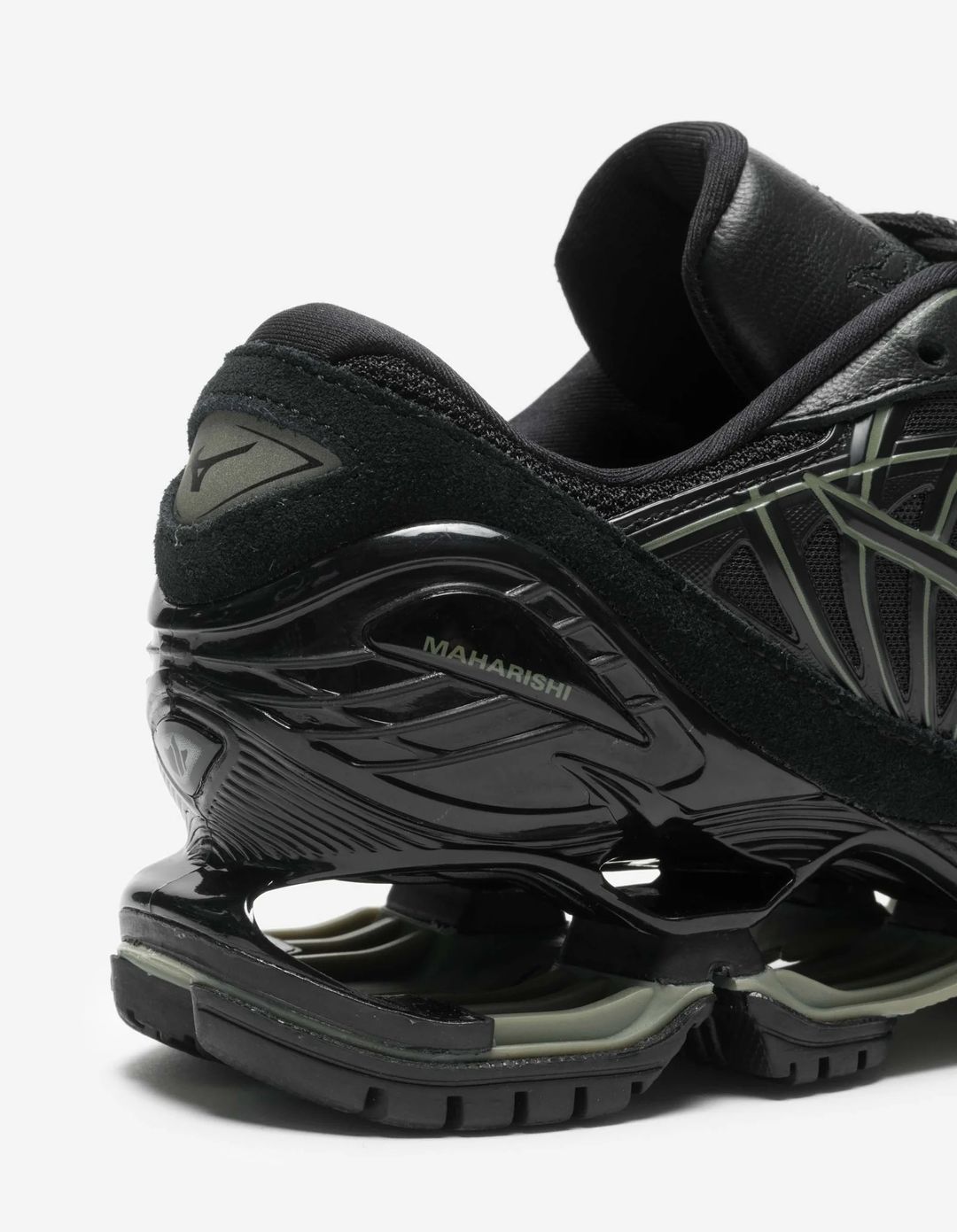 imgi_22_maha_mizuno_wave_prophecy_ls_15.jpg