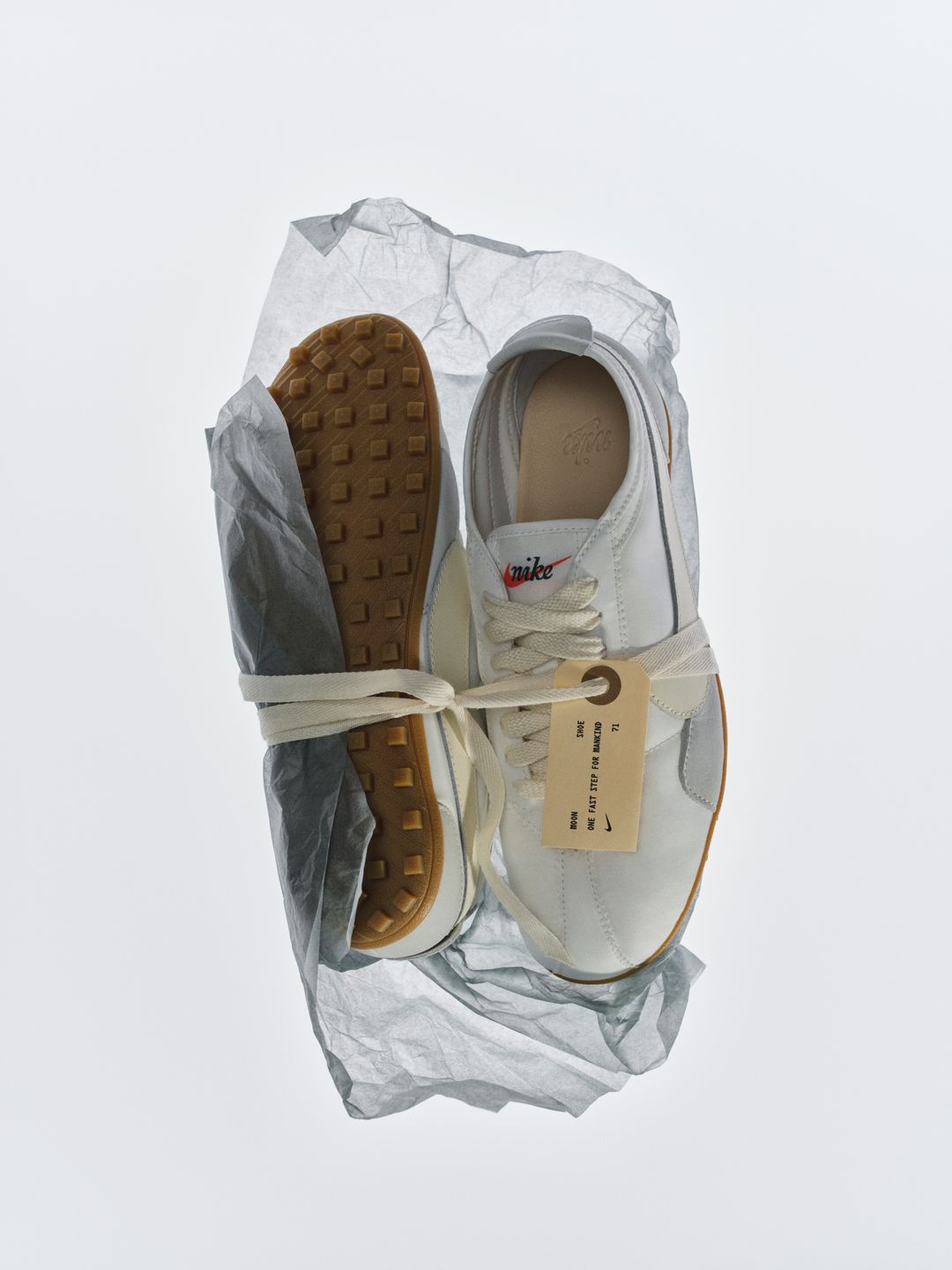 Nike_05_SU26_MoonShoe_White-White_IW0955-100_009_v3_RGB300.jpeg