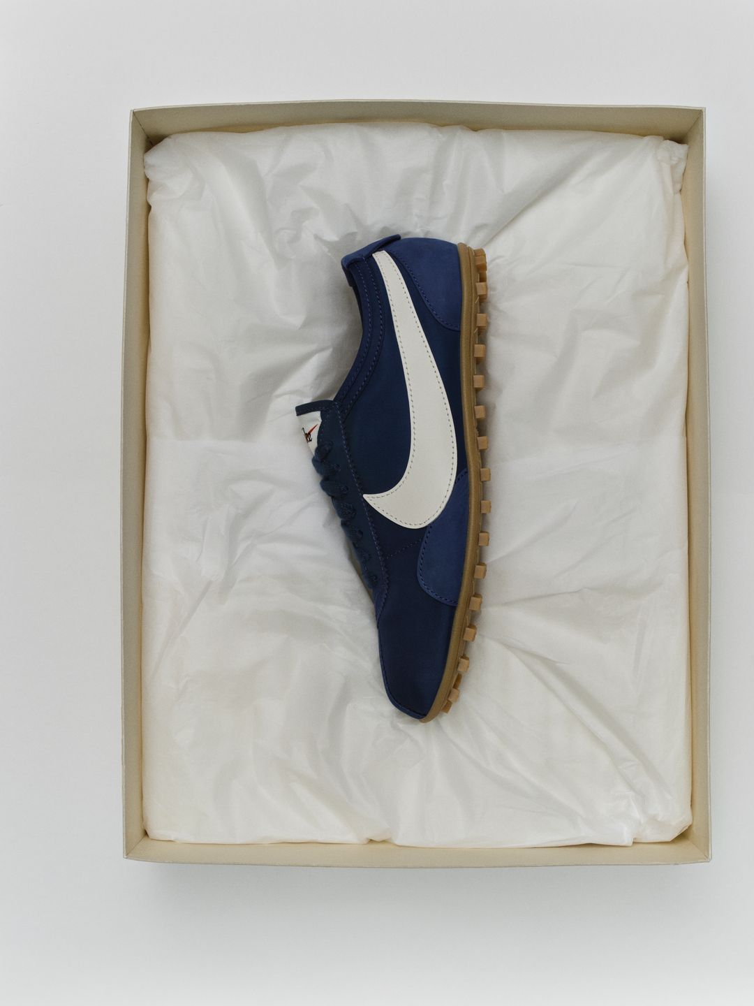 Nike_02_SU26_MoonShoe_Navy-Gum_IW0955-700_115_v1_RGB300.jpeg