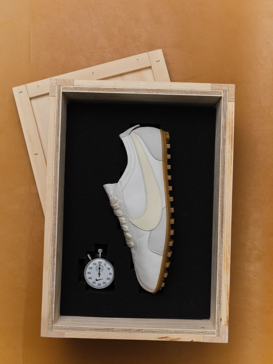 Nike_05_SU26_MoonShoe_White-White_IW0955-100_042_v2_RGB300.jpeg