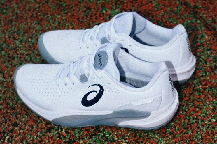 아식스(ASICS) 젤 카야노 26-W - 화이트:레드 / 1012A654-100 - 사이즈