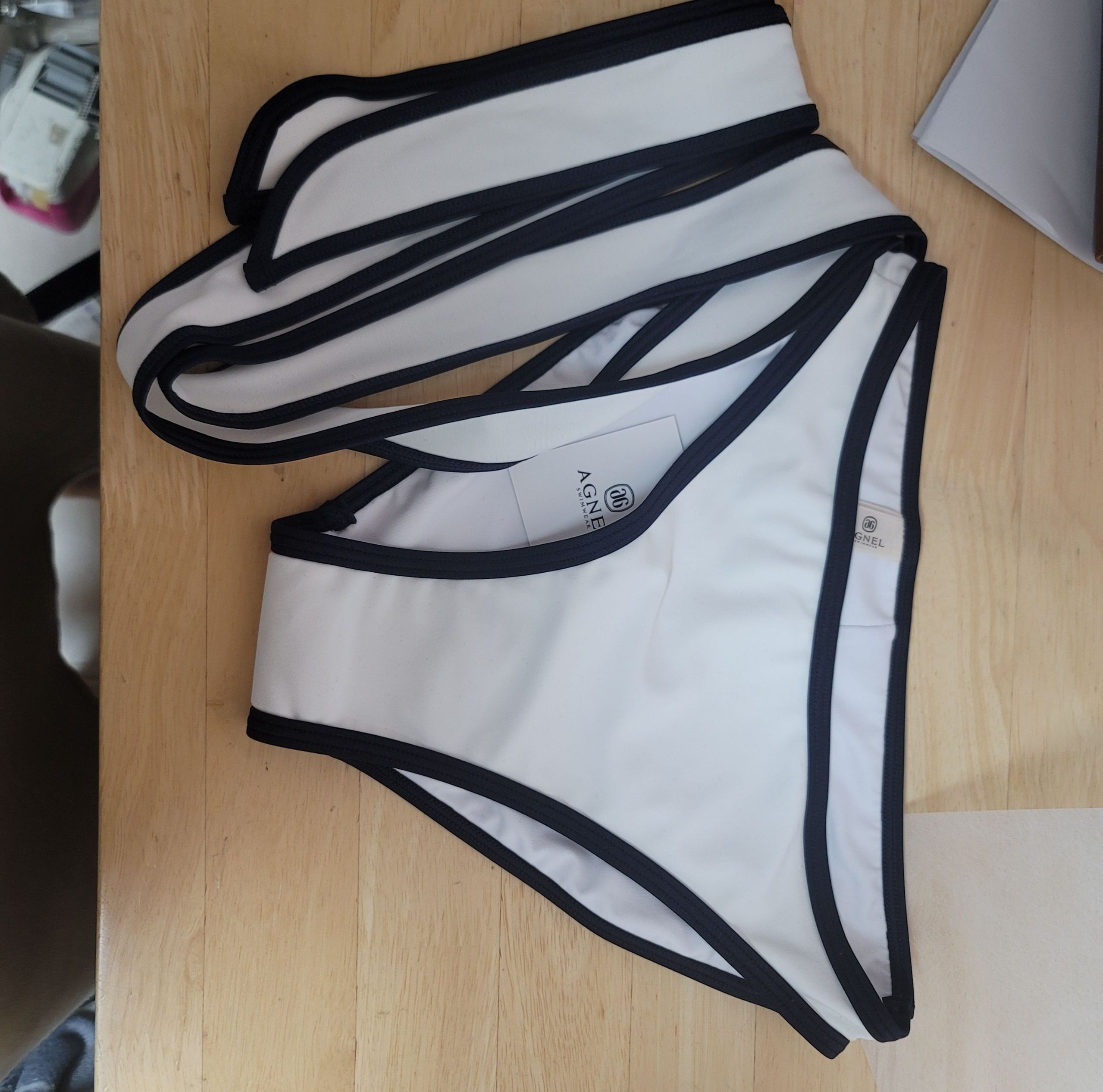 MUSINSA公式 | AGNEL ホワイトスワンビキニパンティ