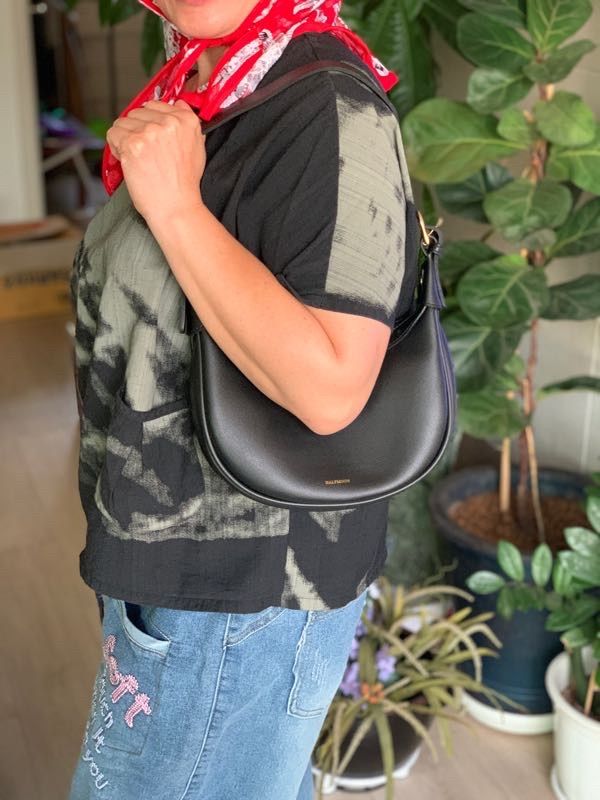 MUSINSA公式 | ECRIT Half Moon Bag - Black